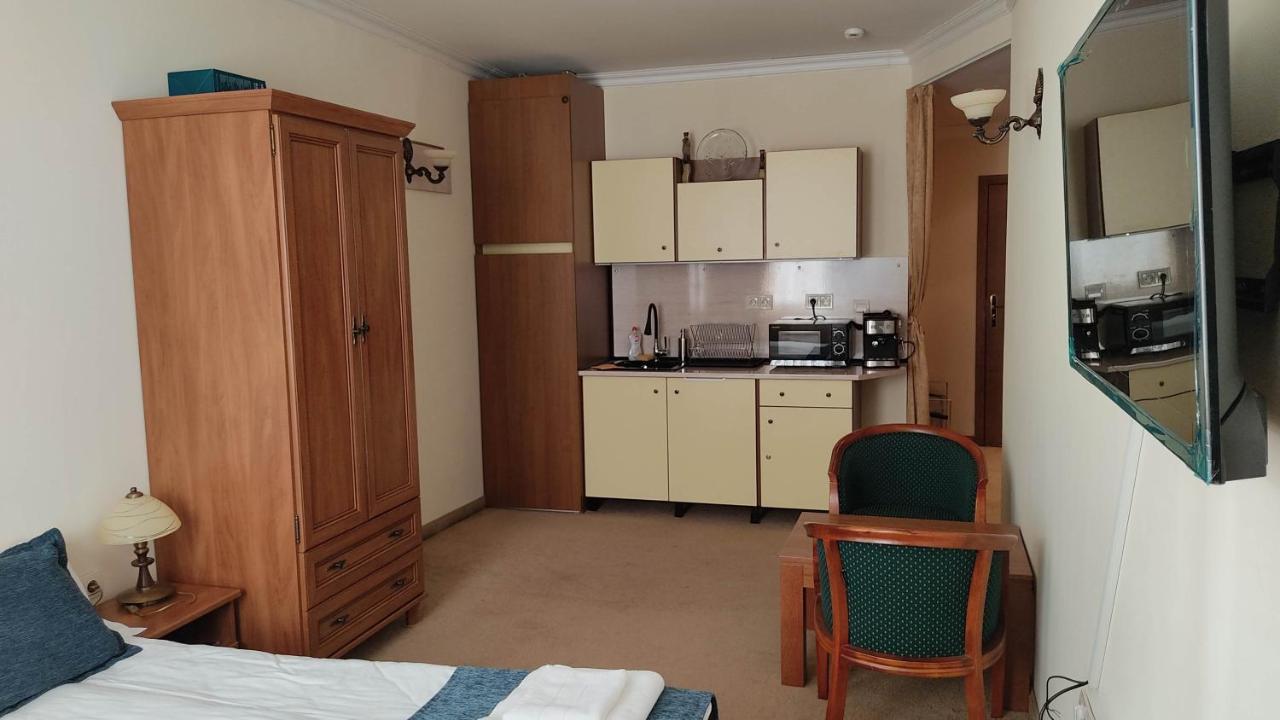 Annett Apartments At Emerald Hotel Бансько Екстер'єр фото